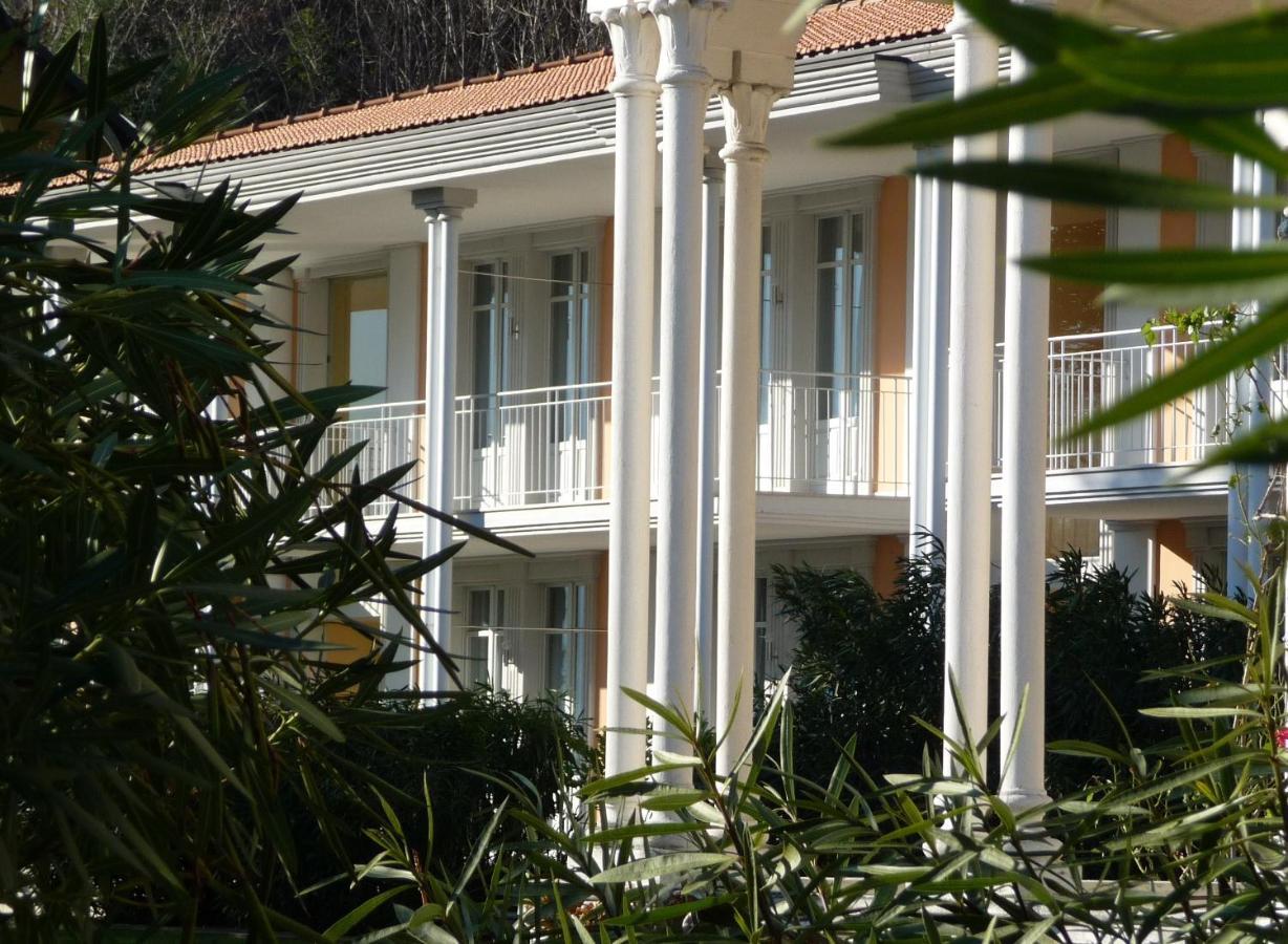 Ville Lago Lugano Porto Ceresio Bagian luar foto