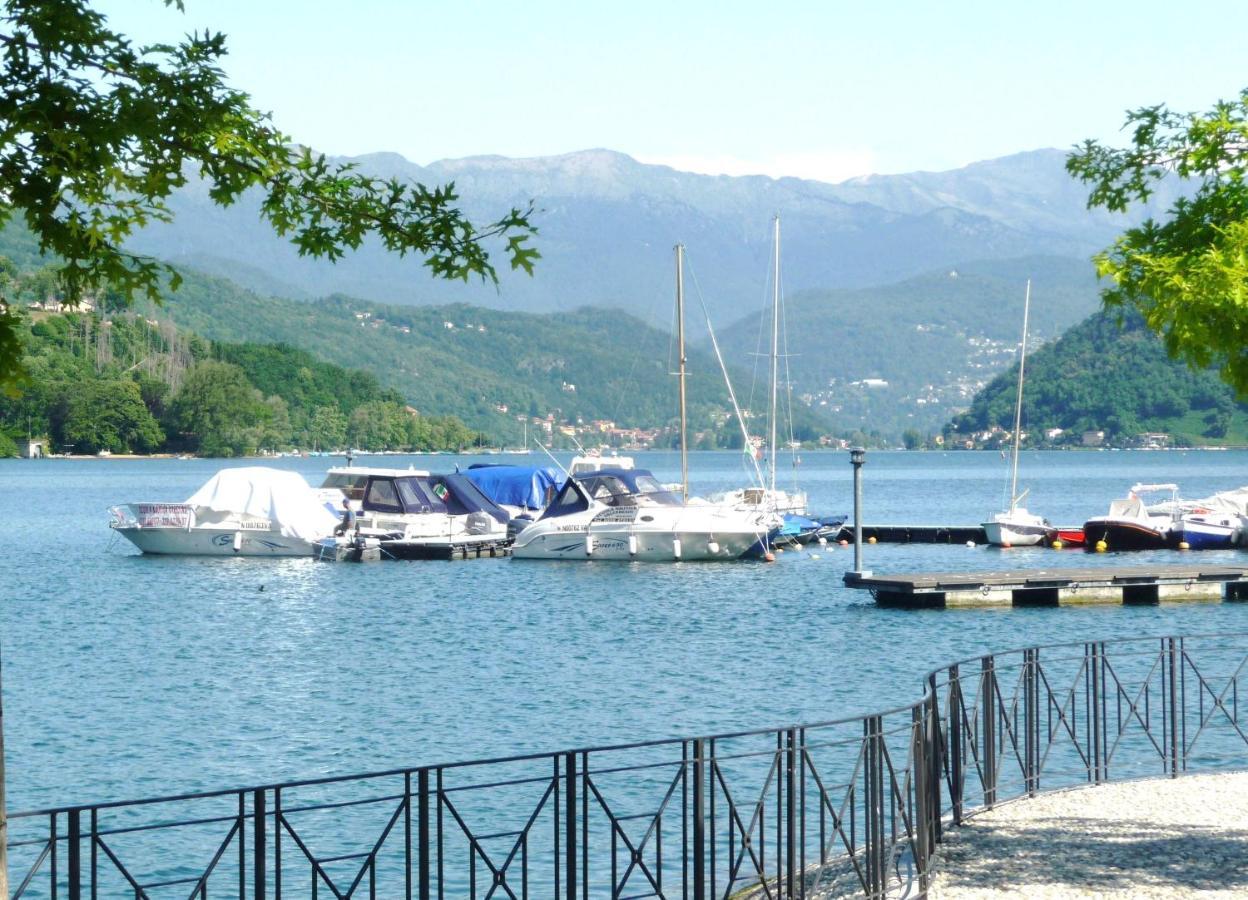 Ville Lago Lugano Porto Ceresio Bagian luar foto
