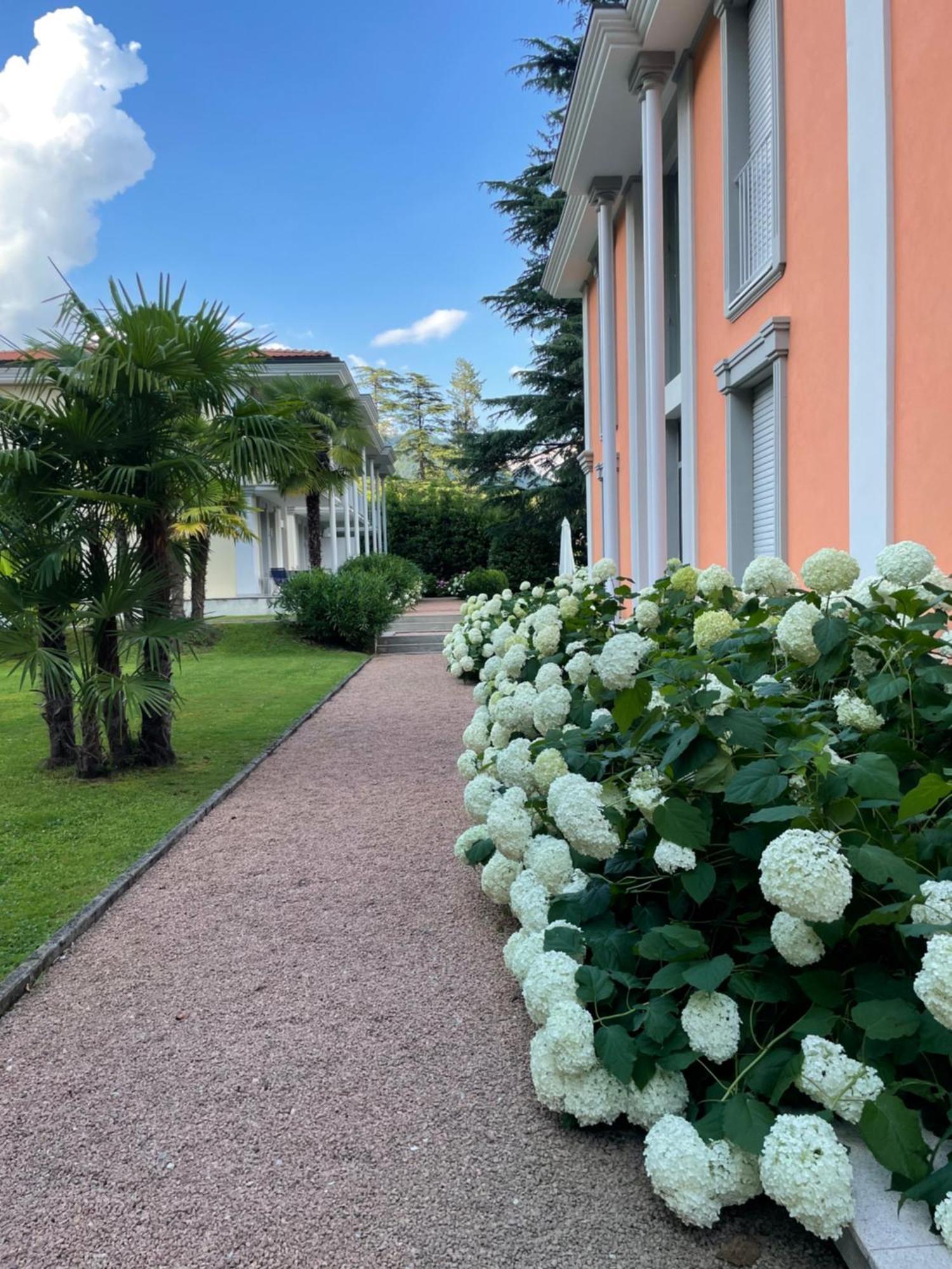 Ville Lago Lugano Porto Ceresio Bagian luar foto