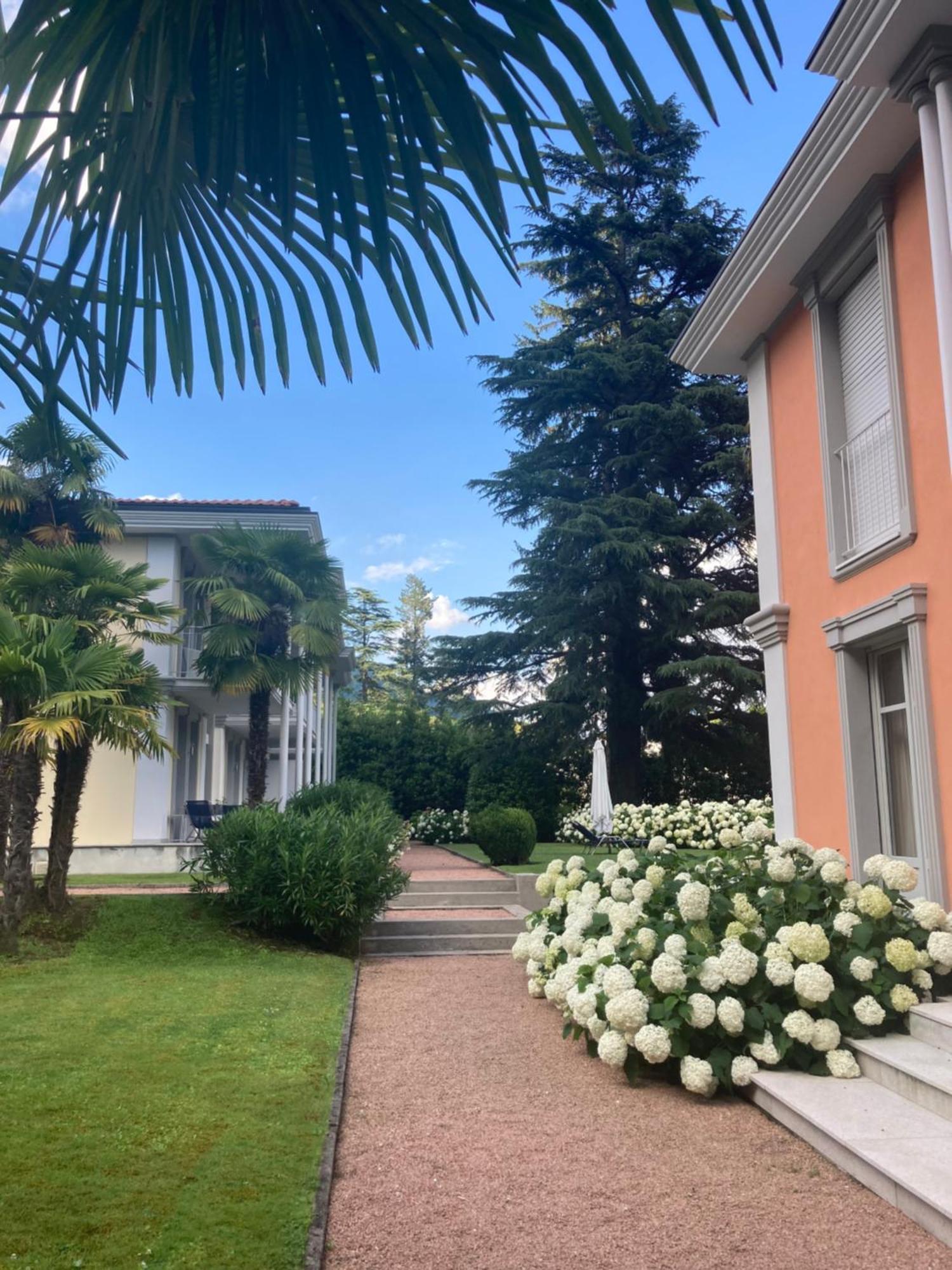 Ville Lago Lugano Porto Ceresio Bagian luar foto