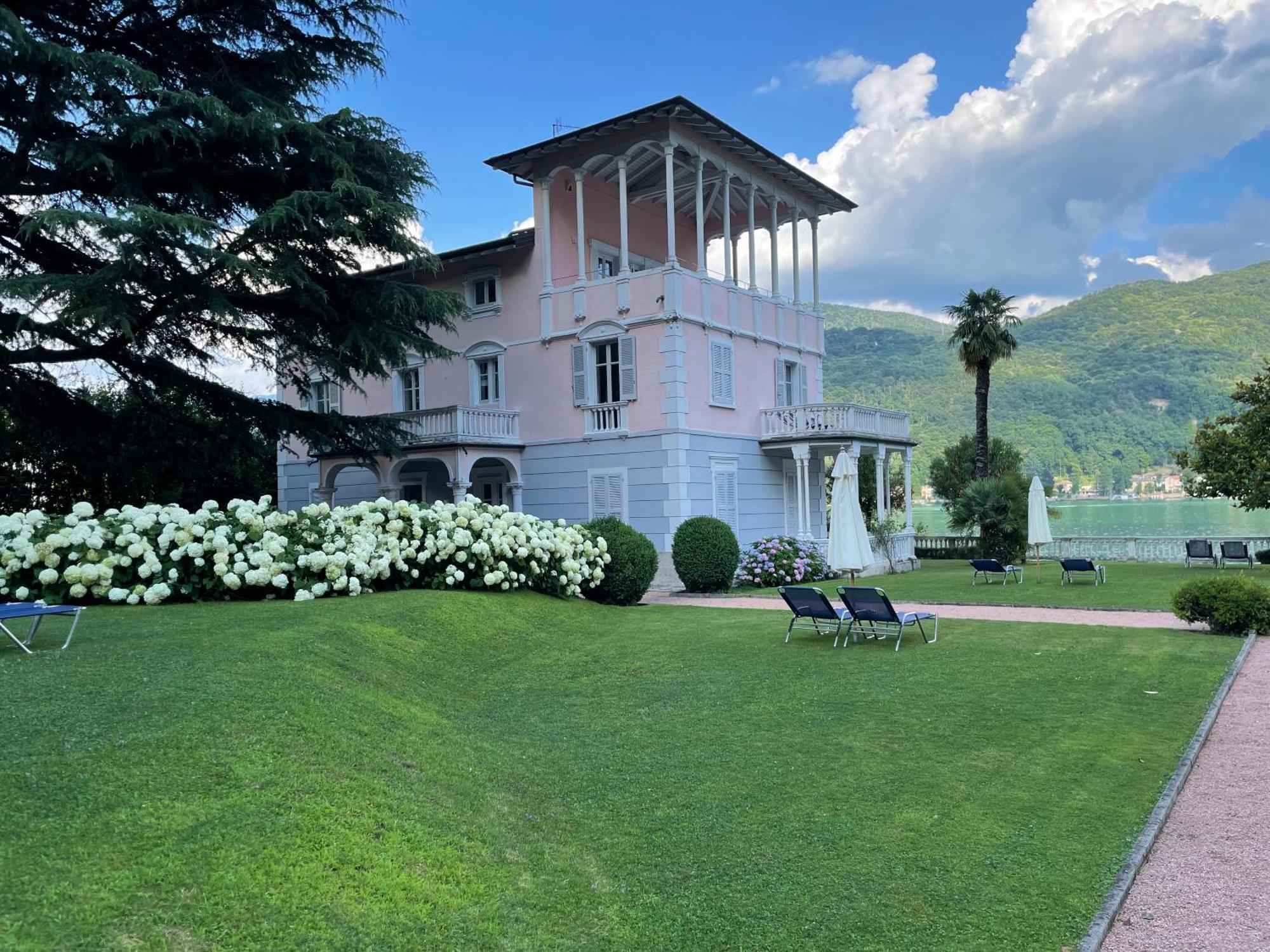 Ville Lago Lugano Porto Ceresio Bagian luar foto