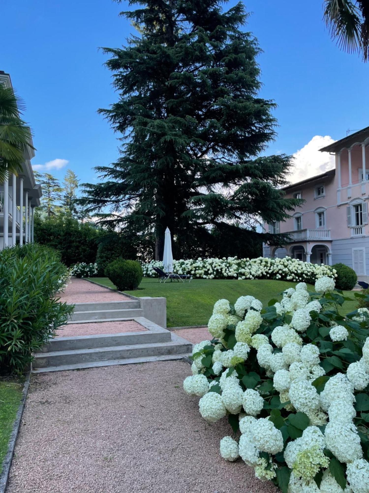 Ville Lago Lugano Porto Ceresio Bagian luar foto